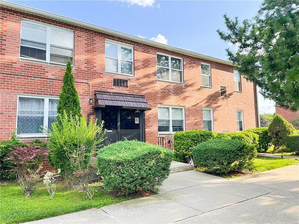 1st image of 28 Fenway Cir APT 23