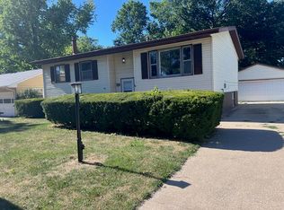 2304 Broadmoor Dr, Champaign, IL