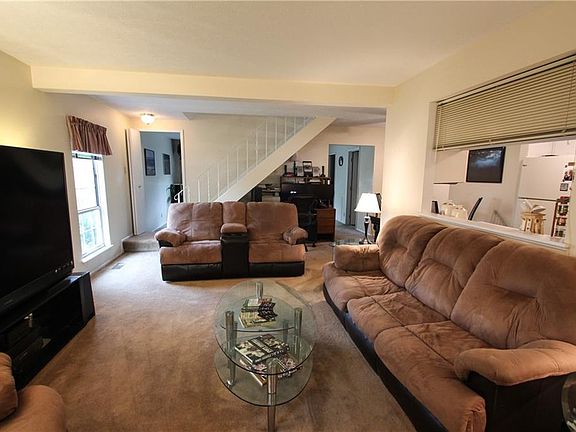 3rd image of 7983 Puritan Dr APT A