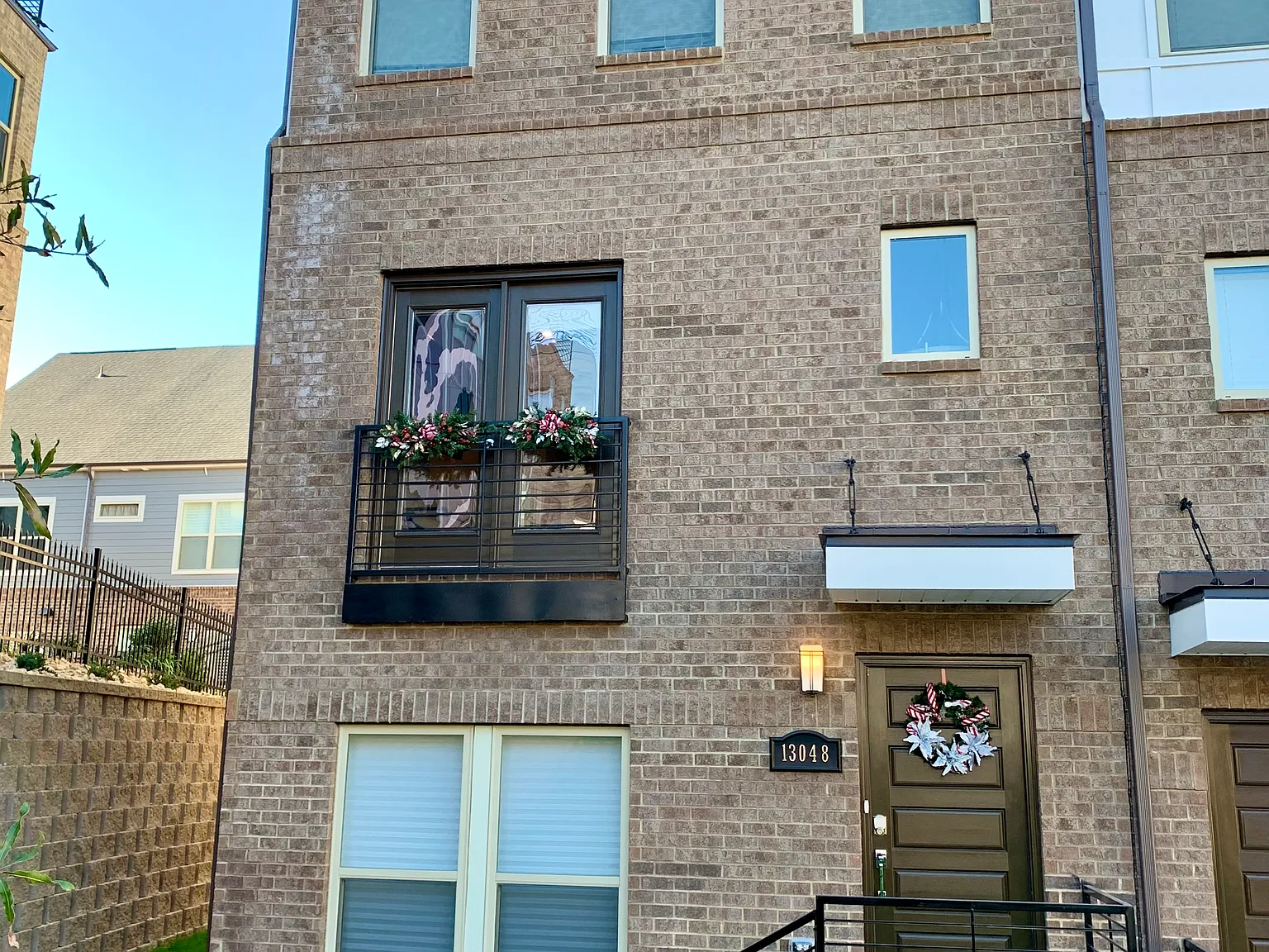 3 bed, 3.5 bath, 1930 sqft, $3,595 — Photo 1