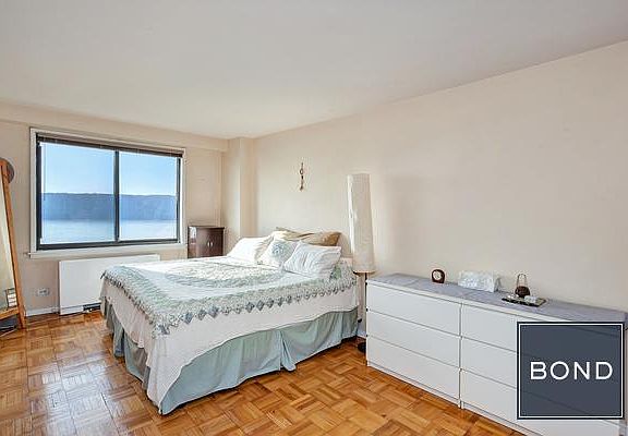 4th image of 3671 Hudson Manor Ter APT 9L