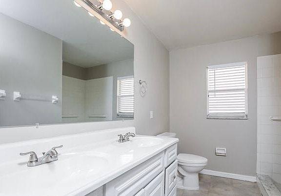 5th image of 1595 Royal Oaks Dr