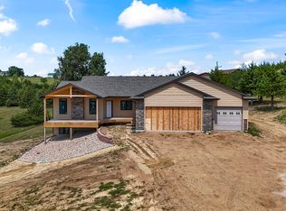 167 Sherwood Dr, Yankton, SD 57078