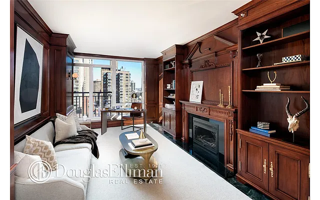 Sold by Douglas Elliman | media 22