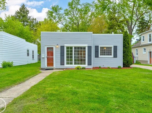 1011 Garfield St, Port Huron, MI 48060