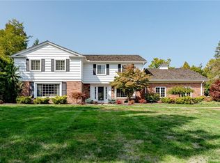 5 Brandywood Dr, Pepper Pike, OH 44124