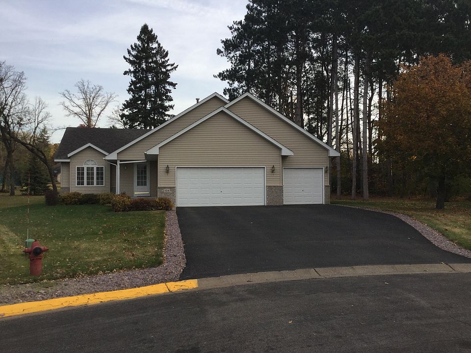 1st image of 104 Shetland Ct SE