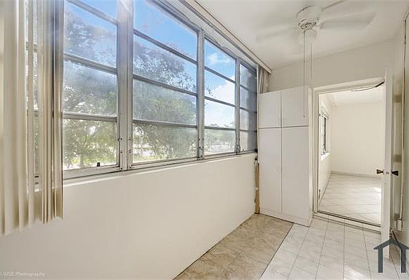 5th image of 410 SE 2nd St APT 205
