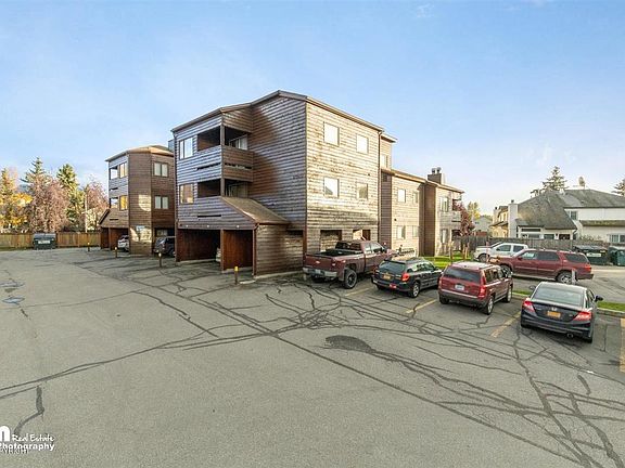 2nd image of 9740 Vanguard Dr APT 38