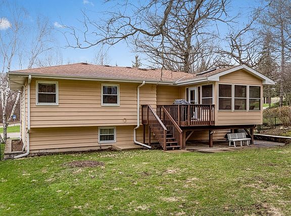 5th image of 604 Hawthorne Ln