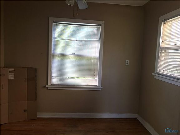 4th image of 414 W Crawford Ave
