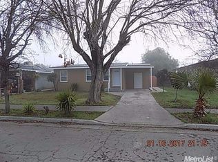 1633 Carol Ave, Dos Palos, CA 93620