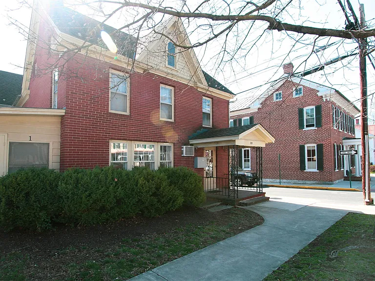 321 W Burke St #4 — Photo 12