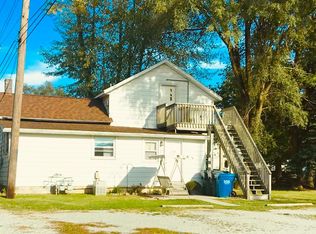 414 S Main St APT B, Churubusco, IN 46723