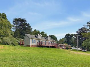 4889 Baux Mountain Rd, Winston Salem, NC 27105