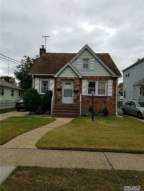 1st image of 178 E Mineola Ave