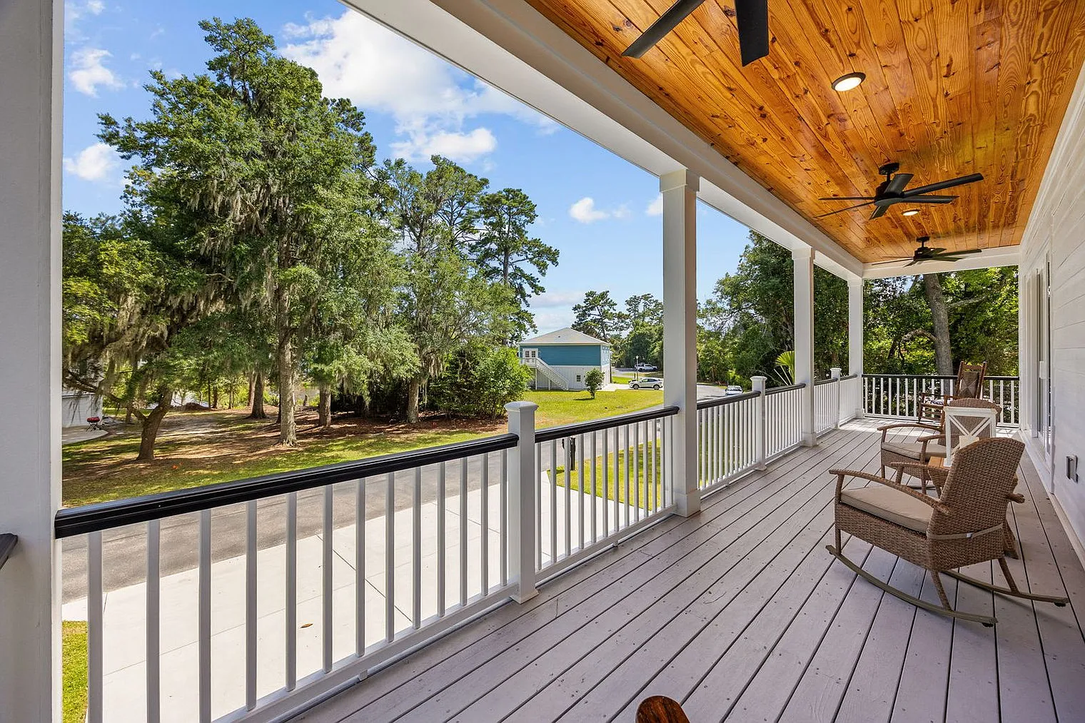 5 bed, 4.0 bath, 3239 sqft, $15,175 — Photo 3