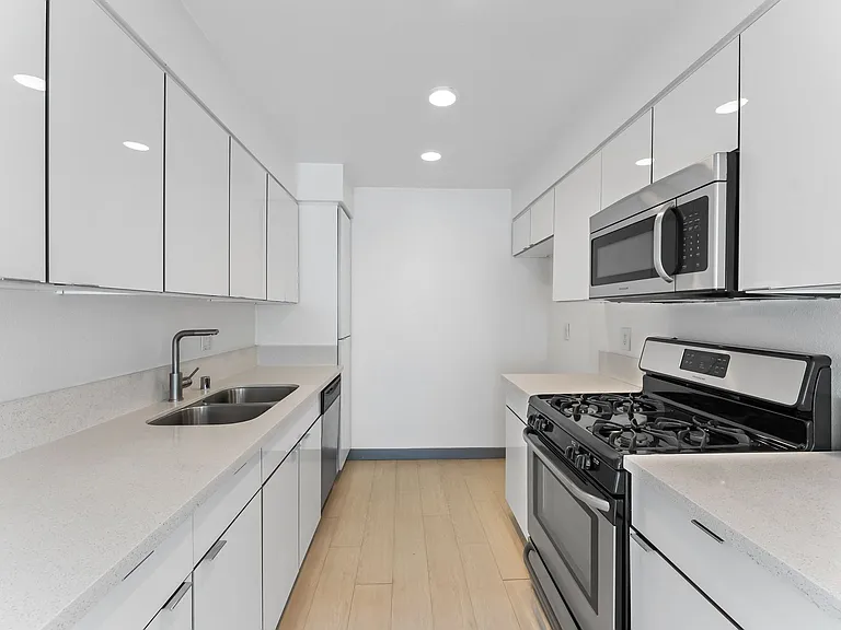 Eastside Apartments — Photo 6
