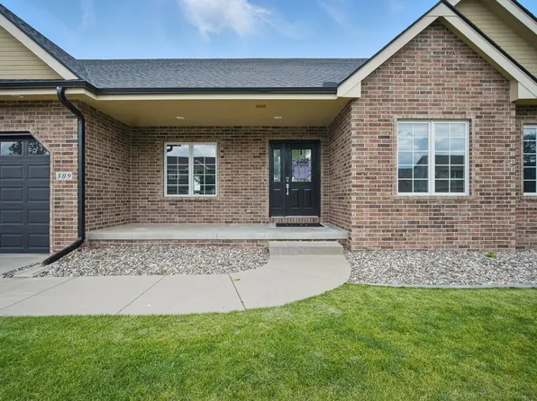 309 11th St NW, Altoona, IA 50009