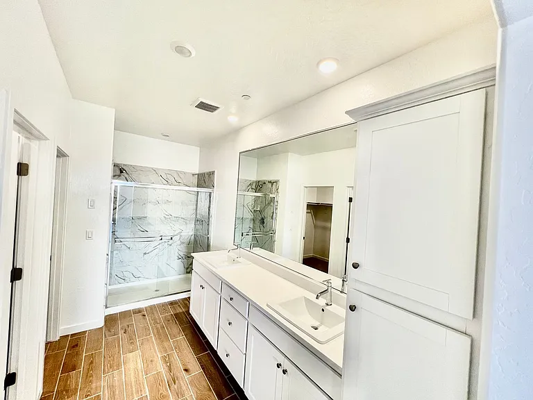 6590 E Krum Ave — Photo 16