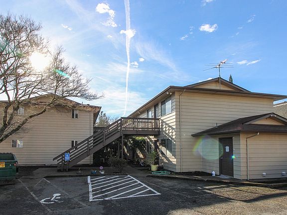 3rd image of 132-168 Sunset Ave N #154
