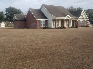 5560 Tara Rd, Waycross, GA 31503