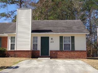 219 Deer Creek Dr, Jacksonville, NC 28546