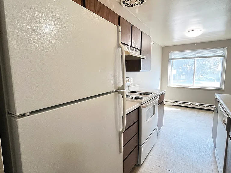 Knollcrest Apartments — Photo 20