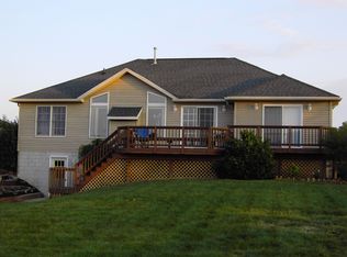 221 S Crestview Dr, Creston, OH 44217