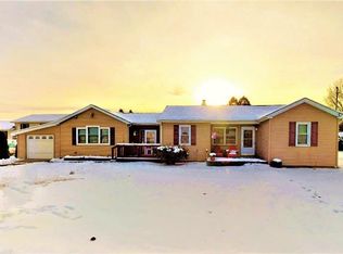 90 10th St, Matamoras, PA 18336