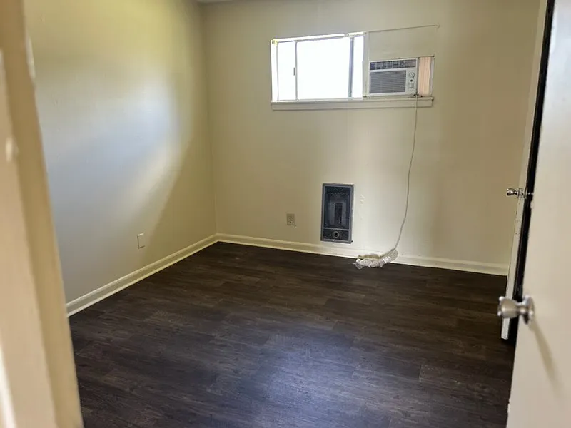 2 bed, 700 sqft, $750 — Photo 4
