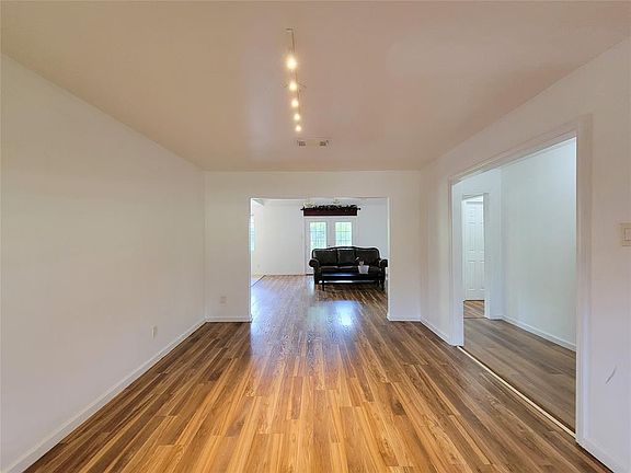 3rd image of 6026 Ludington Drive