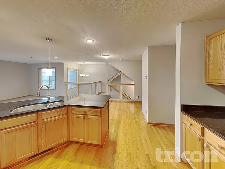 7010 S Park Dr — Photo 6