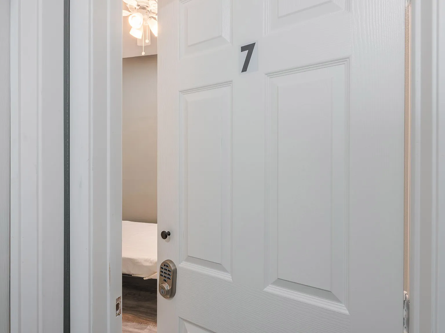 4 bed, 3.0 bath, 1543 sqft, $646 — Photo 3