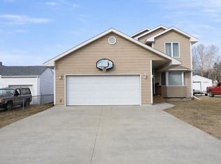 503 22nd St NW, Minot, ND 58703