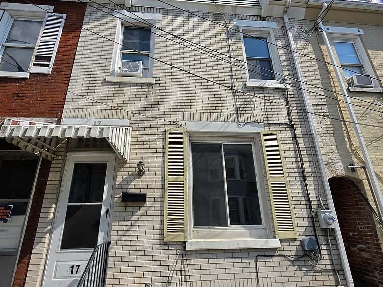 17 Reese Ct — Photo 2