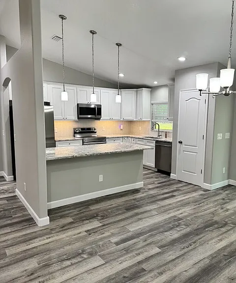 8534 N Wallingford Ave — Photo 4