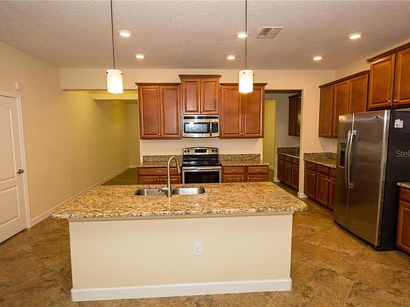 5th image of 2206 Romanum Dr