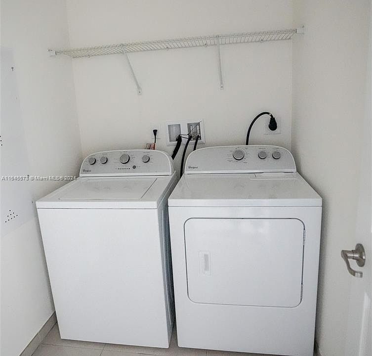 1st image of 10437 NW 61st St