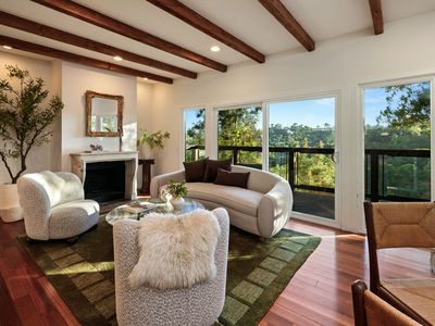 8579 Skyline Dr, Los Angeles, CA, 90046