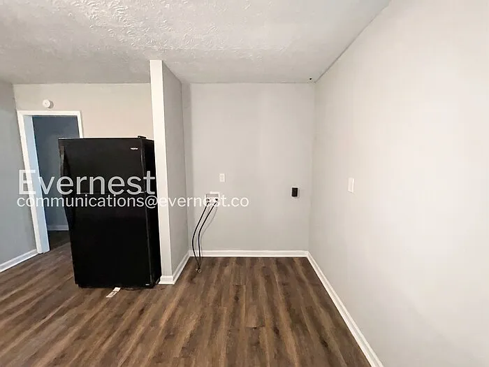 4435 Lincolndale Dr — Photo 5