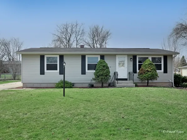 2411 W Lincoln Rd, McHenry, IL 60051