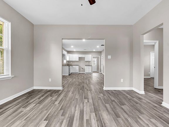 5th image of 764 Garland St