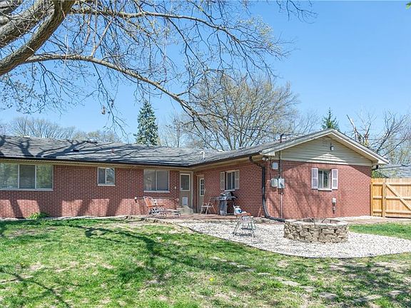 5th image of 4511 Thornleigh Dr