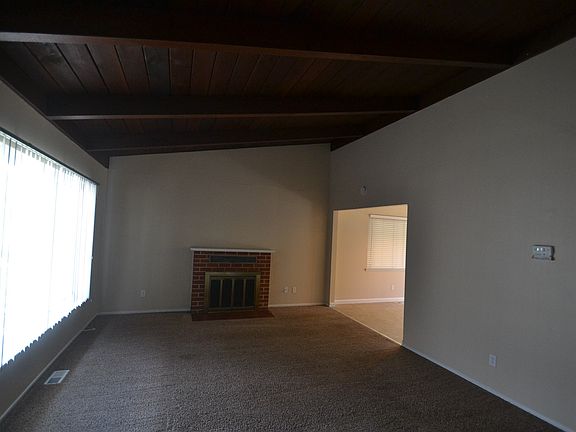 2nd image of 12 Los Cerritos Dr