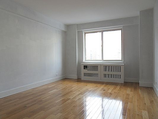 5th image of 360 E 65th St APT 12B