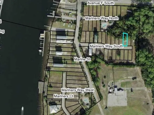 120 S Mariners Way, Carrabelle, FL 32322