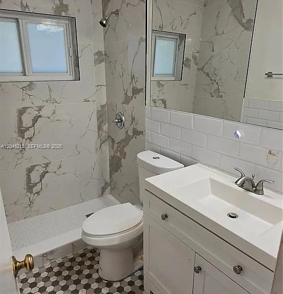 1331 NE 211th St — Photo 9