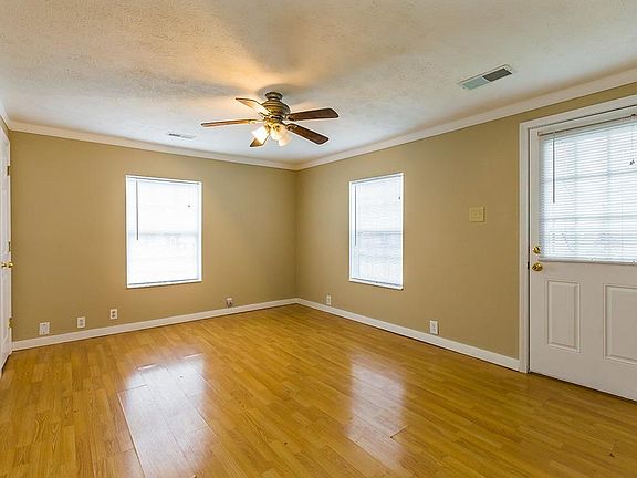 4th image of 109 Lake Reba Dr