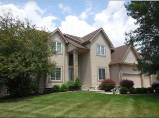 17630 T St, Omaha, NE 68135